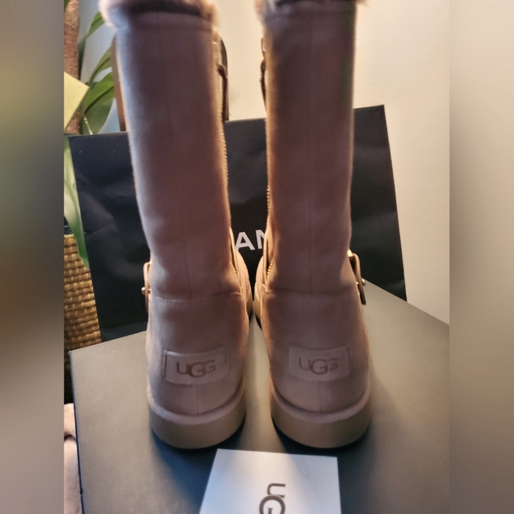 Ugg Berge Boot - image 1